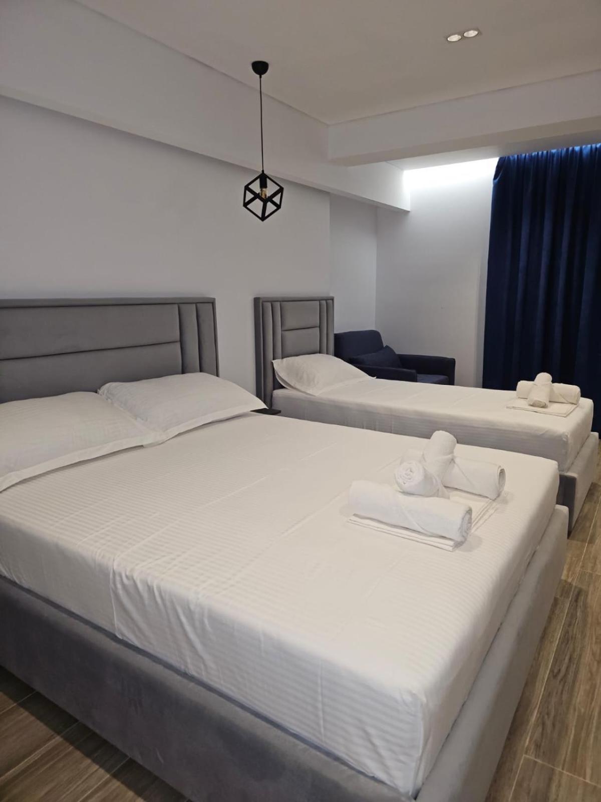 Ardit Seaside Rooms Sarandë Buitenkant foto
