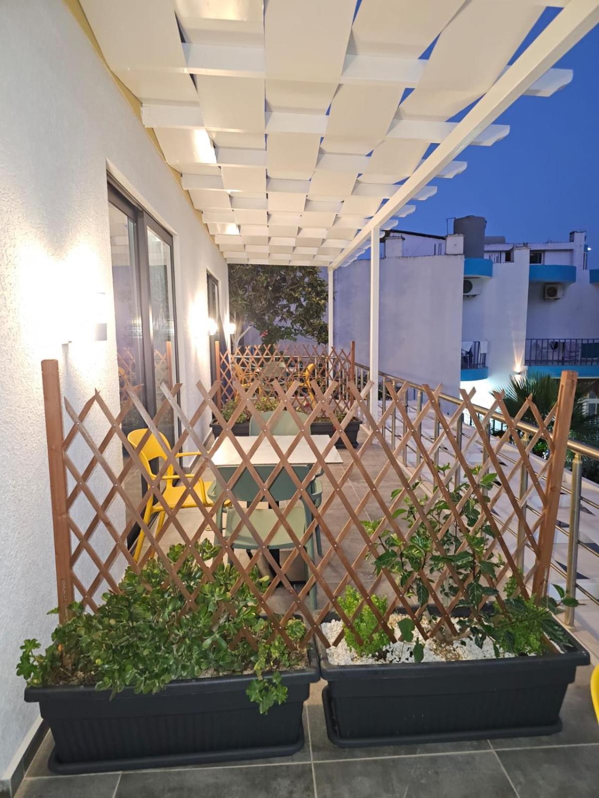 Ardit Seaside Rooms Sarandë Buitenkant foto