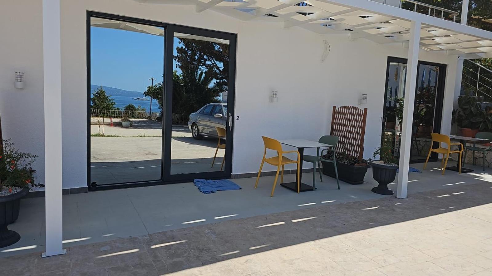 Ardit Seaside Rooms Sarandë Buitenkant foto