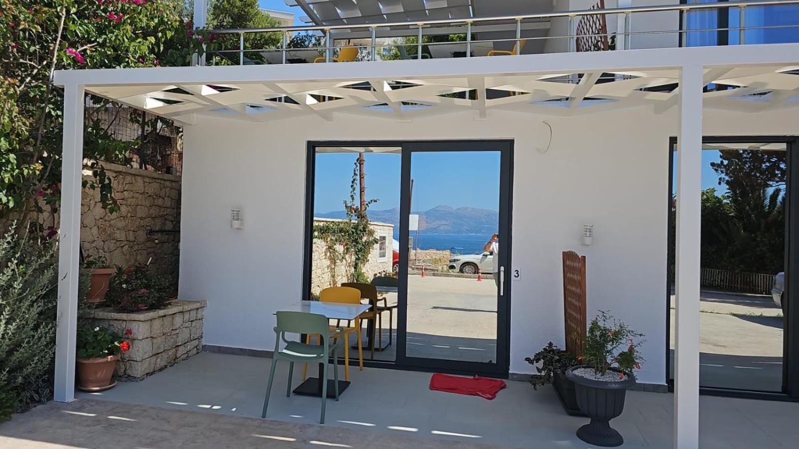 Ardit Seaside Rooms Sarandë Buitenkant foto