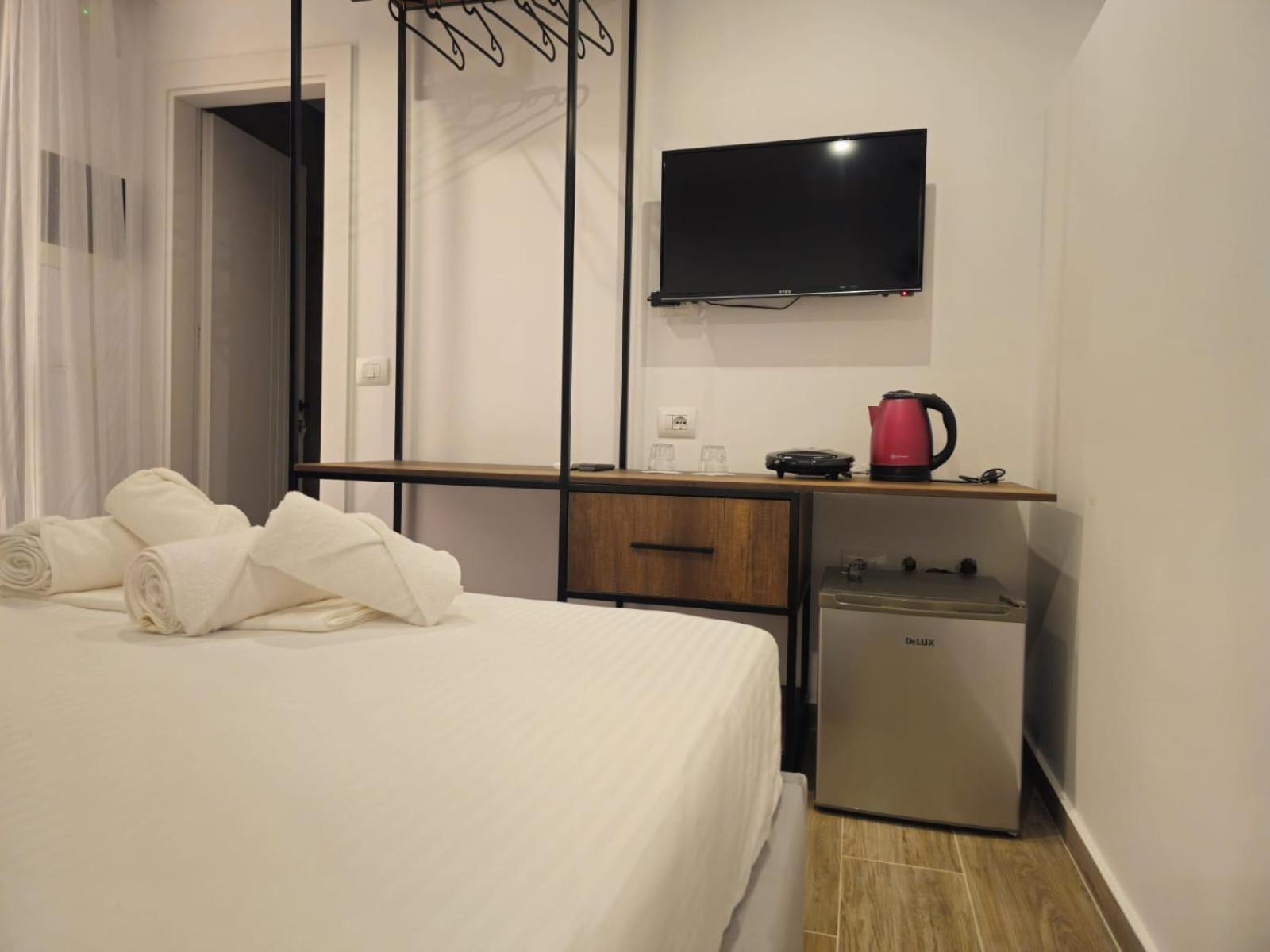 Ardit Seaside Rooms Sarandë Buitenkant foto