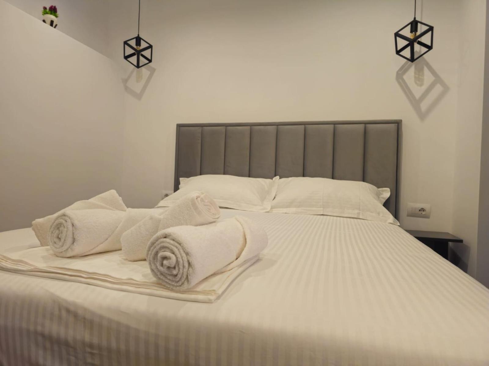 Ardit Seaside Rooms Sarandë Buitenkant foto