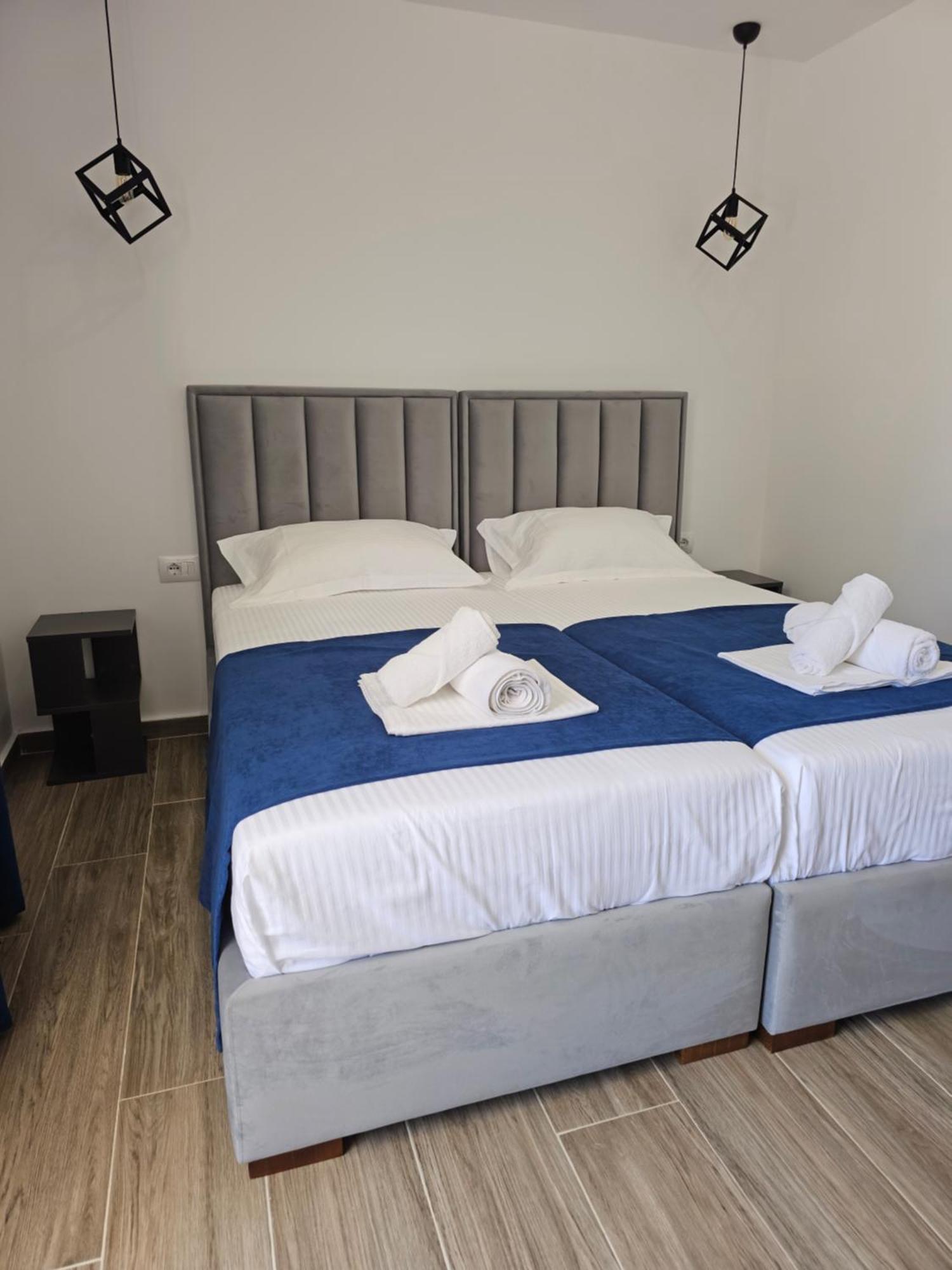 Ardit Seaside Rooms Sarandë Buitenkant foto