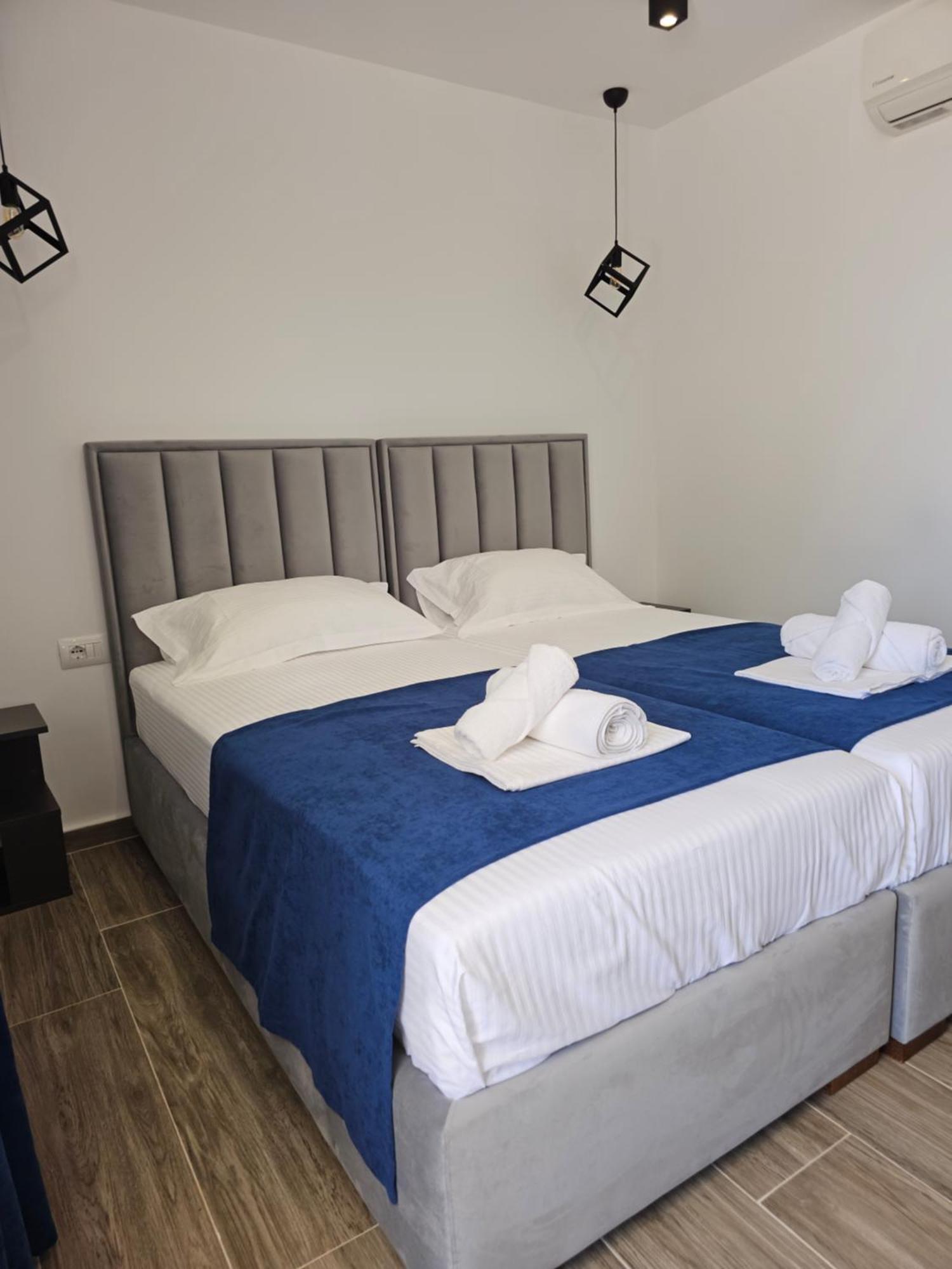 Ardit Seaside Rooms Sarandë Buitenkant foto